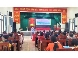 HỘI LHPN HUYỆN TRÊN 2500 NGƯỜI ĐƯỢC TẬP HUẤN KỸ THUẬT XỬ LÝ VÀ TRỮ NƯỚC AN TOÀN TẠI CÁC HỘ GIA ĐÌNH