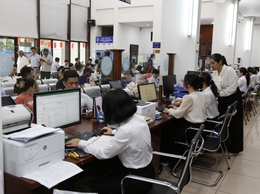Không gây khó khăn cho cá nhân, tổ chức khi giải quyết thủ tục hành chính