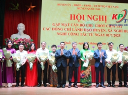 Huyện Quốc Oai tổ chức hội nghị gặp mặt, chia tay các đồng chí lãnh đạo nghỉ công tác theo chế độ