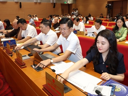 Thông qua Nghị quyết về phân cấp quản lý nhà nước một số lĩnh vực kinh tế - xã hội khi áp dụng mô hình tổ chức chính quyền địa phương hai cấp