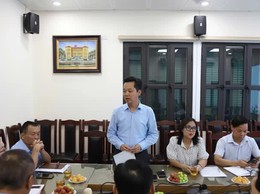 Lắng nghe ý kiến đảng viên phường Điện Biên (quận Ba Đình) chuyển sinh hoạt Đảng về phường Hoàn Kiếm (mới)