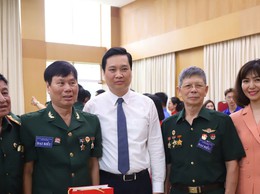 Gặp mặt cựu chiến binh, cựu CAND, cựu thanh niên xung phong quận Hoàn Kiếm