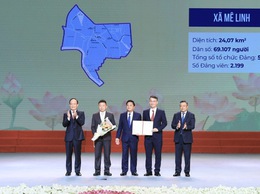 Đón nhận Quyết định về thành lập xã Mê Linh mới