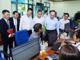Chủ tịch HĐND Thành phố Nguyễn Ngọc Tuấn kiểm tra công tác vận hành, ngày đầu mô hình chính quyền địa phương hai cấp tại xã Phú Xuyên