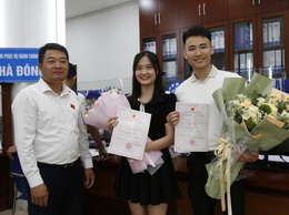 Ghi nhận ngày đầu làm việc tại Điểm tiếp nhận, phục vụ hành chính công phường Hà Đông