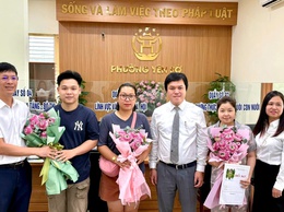 Phường Yên Sở: Sáng đầu tiên tiếp nhận hồ sơ thủ tục hành chính: 100% giải quyết sớm hạn