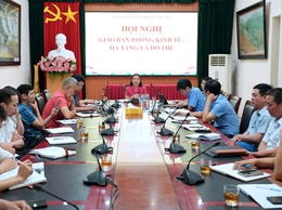 Lãnh đạo UBND phường Sơn Tây làm việc với Phòng Kinh tế- Hạ tầng và đô thị