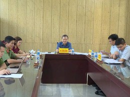 Đồng chí Hồ Trung Nghĩa - Phó Bí thư Đảng ủy, Chủ tịch UBND xã An Khánh tiếp công dân định kỳ
