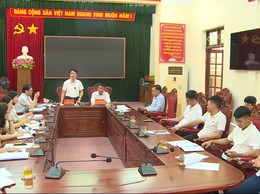 Hội nghị làm việc với Trưởng các thôn về lấy ý kiến đại diện hộ gia đình đối với phương án đổi tên các thôn trên địa bàn xã Phúc Lộc