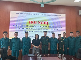 Tiếp nhận cán bộ, chiến sỹ Trung đội dân quân thường trực thuộc quận Long Biên