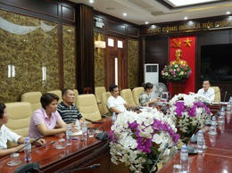 Phó Chủ tịch UBND xã Nguyễn Hồng Hải làm việc với Trung tâm VHTT&TT xã