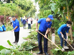 Phường Sơn Tây ra quân tổng vệ sinh môi trường