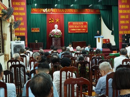 Bí thư Đảng uỷ xã Tam Hưng - Bùi Văn Sáng dự sinh hoạt Chi bộ tại thôn Song Khê
