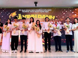 TRƯỜNG THCS DỊCH VỌNG HẬU TỔ CHỨC LỄ VINH DANH NHỮNG GƯƠNG MẶT XUẤT SẮC TRONG KỲ THI VÀO LỚP 10, NIÊN KHÓA 2021-2025