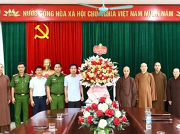 Ban đại diện Phật giáo xã chúc mừng lãnh đạo xã chúc mừng cấp ủy, chính quyền xã Sơn Đồng (mới)
