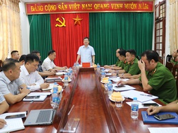 Ban Thường vụ Đảng uỷ xã Phú Cát làm việc với Đảng bộ Công an xã: Đảm bảo tổ chức thành công Đại hội lần thứ I và giữ vững ổn định ANTT trên địa bàn