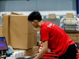 Từ ngày 1-8, hàng nhập khẩu qua chuyển phát nhanh giá trị dưới 1 triệu đồng chịu thuế giá trị gia tăng