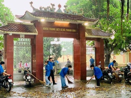 Đoàn Thanh niên xã Phú Nghĩa ra quân dọn vệ sinh các khu Nghĩa trang liệt sĩ trên địa bàn