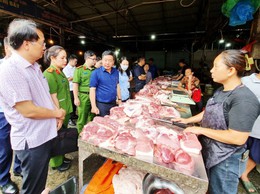 UBND phường Đại Mỗ kiểm tra công tác đảm bảo an toàn vệ sinh thực phẩm tại  chợ Phùng Khoang