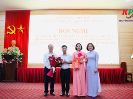 Đảng bộ khối cơ quan UBND xã Kiều Phú tổ chức hội nghị Công bố các Quyết định thành lập các Chi bộ trực thuộc UBND xã, triển khai nhiệm vụ Kế hoạch tỏi chức Đại hội Chi bộ nhiệm kỳ 2025-2030