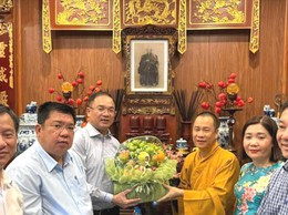 Lãnh đạo phường Đống Đa thăm một số tổ chức tôn giáo