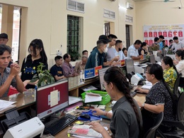 Ngày 15/7, Điểm phục vụ hành chính công xã Phú Nghĩa tiếp nhận 185 hồ sơ hành chính
