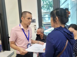 ĐIỂM TIẾP NHẬN PHỤC VỤ HÀNH CHÍNH CÔNG PHƯỜNG VĂN MIẾU- QUỐC TỬ GIÁM NHỮNG NGÀY ĐẦU THỰC HIỆN MÔ HÌNH CHÍNH QUYỀN HAI CẤP