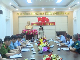 ĐẢNG ỦY XÃ LÀM VIỆC VỚI TIỂU BAN PHỤC VỤ ĐẠI HỘI