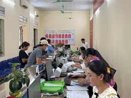 Từ ngày 10/7 – 16/7/2025, Điểm phục vụ hành chính công xã Phú Nghĩa hướng dẫn và tiếp nhận gần 1.000 hồ sơ hành chính

