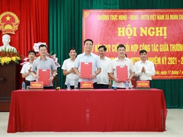 HĐND xã Minh Châu công bố Quyết định thành lập Tổ đại biểu và ký kết chương trình phối hợp công tác năm 2025