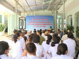 Xã Phúc Thọ: khám bệnh, chăm sóc sức khoẻ, cấp thuốc phụ vụ đối tượng chính sách dịp 27/7