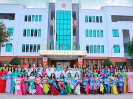 UBND XÃ ĐẠI THANH TRAO QUYẾT ĐỊNH CÔNG TÁC CÁN BỘ NGÀNH Y TẾ VÀ GIÁO DỤC ĐÀO TẠO