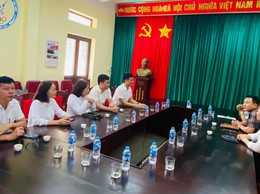 ĐỒNG CHÍ CHỦ TỊCH UBND XÃ THIÊN LỘC LÀM VIỆC VỚI CÁC THÔN TRÊN ĐỊA BÀN XÃ: LẮNG NGHE KHÓ KHĂN, THÁO GỠ VƯỚNG MẮC