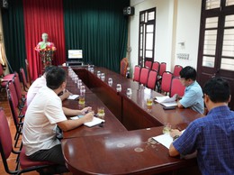 Đồng chí Chủ tịch UBND thành phố Hà Nội chủ trì cuộc họp về việc tăng cường chất lượng vệ sinh môi trường trên địa bàn thành phố