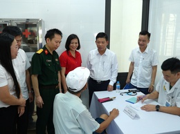 Xã Thanh Oai: Khám bệnh, tư vấn sức khoẻ, cấp thuốc cho gần 250 đối tượng chính sách