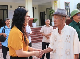Xã Phú Nghĩa đưa đón 37 người có công đi điều dưỡng đợt 3 năm 2025