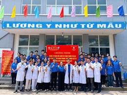 Uỷ ban MTTQ Việt Nam phường Thanh Liệt: khám sức khỏe, tặng thuốc tri ân 150 cựu Thanh niên xung phong và thân nhân người có công với cách mạng.