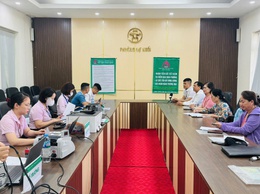 Ngân hàng Chính sách xã hội tổ chức giao ban và giao dịch tháng 7/2025 trên địa bàn phường Long Biên