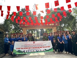 TUỔI TRẺ PHƯỜNG ĐẠI MỖ RA QUÂN TỔNG VỆ SINH MÔI TRƯỜNG HƯỞNG ỨNG NGÀY “CHỦ NHẬT XANH” VÀ THỰC HIỆN CÔNG TRÌNH “ĐỀN ƠN ĐÁP NGHĨA”