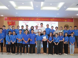 Ủy ban MTTQ phường cùng Đoàn thanh niên tổ chức khám sức khoẻ và tặng quà cho thương bệnh binh, nạn nhân chất độc màu da cam Dioxin