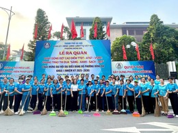  Phụ nữ Đống Đa tham gia Lễ ra quân phát động đợt cao điểm TTĐT - ATGT - VSMT; phong trào thi đua 