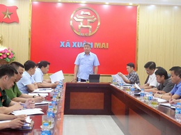 Đồng chí Phó Chủ tịch UBND Thành phố Nguyễn Mạnh Quyền kiểm tra ứng trực bão tại xã Xuân Mai và xã Trần Phú
