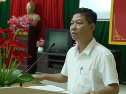 Phó Bí thư thường trực Đảng ủy Khuất Hữu Tuấn dự sinh hoạt chi bộ thôn Cát Động