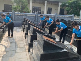 MTTQ Việt Nam xã Mê Linh ra quân vệ sinh môi trường, dọn dẹp các nghĩa trang liệt sĩ trên địa bàn xã