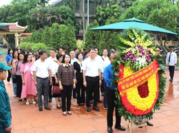 PHƯỜNG VĨNH TUY TỔ CHỨC LỄ DÂNG HƯƠNG NHÂN KỶ NIỆM 78 NĂM NGÀY THƯƠNG BINH LIỆT SĨ (27/71947-27/7/2025)