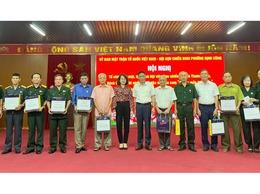  Phường Định Công gặp mặt, tặng quà thương, bệnh binh; người nhiễm chất độc da cam gương mẫu, tiêu biểu