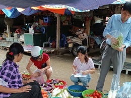 Ứng Hoà tăng cường kiểm tra, giám sát đảm bảo an toàn thực phẩm trên địa bàn.