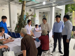 Xã Quang Minh khám bệnh, tư vấn sức khỏe và phát thuốc miễn phí cho 400 người có công