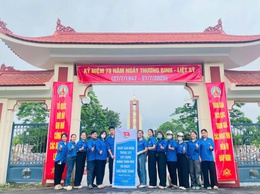 Đoàn thanh niên xã Tiến Thắng ra quân dọn vệ sinh Nghĩa trang liệt sĩ nhân kỷ niệm 78 năm ngày thương binh liệt sĩ (27/7/1947- 27/7/2025)