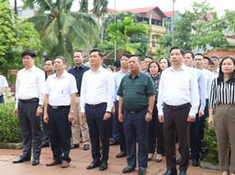 Lãnh đạo xã Quang Minh dâng hương, tưởng niệm các Anh hùng liệt sỹ